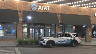 Chicago police investigating several robberies, including at Lincoln Park AT&T store