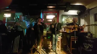 The Irish Celts at Darkey Kelly's singing Molly Malone #darkeykellys ##theirishcelts ##mollymalone