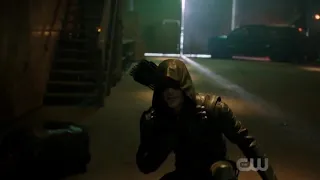 ELSEWORLDS. The Flash 5×09. Barry fights as Arrow