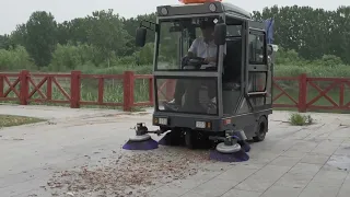 1900E Electric Street Floor Sweepers Ride On Road Sweeper Machine