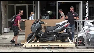 unboxing the XMAX TECHMAX 125cc scooter 2021 euro 5 grey color