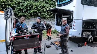 Neoplan Tourliner wymiana sprzęgła na parkingu w Srebrnej Górze  prawdziwe kino akcji :) Odcinek 2/2