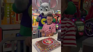 My dad surprised me and took me to Chuck E Cheese for my Birthday! #BirthdayFun #chuckecheese