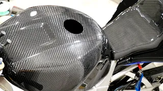 Making carbon body kit for 1000cc - SUZUKI GSX 1000 R K1 - old but daring moto