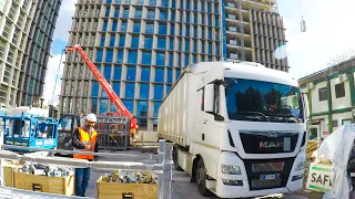 Scarico a ROMA in mezzo ai grattacieli e manovre strette per entrare😨 ce la farò senza fare danni🤔