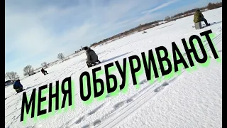 МЕНЯ ОББУРИЛИ  НАШЕЛ ОКУНЯ  ЛОВЛЯ ОКУНЯ СО ЛЬДА