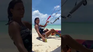 How Kitegirls start their Kitesurfing session 🏝👙