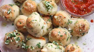 The Best Garlic Knots