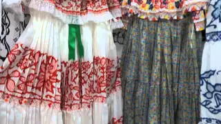 No podía faltar la pollera en la Feria Nacional de Artesanías 2015