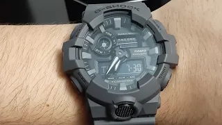 UN RELOJ MILITAR, CASIO G-SHOCK (GA-700UC-8ACR)