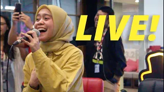 EGOIS - LESTI (LIVE DI HOT 93.2 FM) // #BINTANGHOT - LESTI