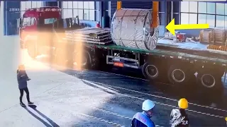😲 CRANE ACCIDENTALLY DROPS HEAVY LOAD | WORK ACCIDENT CAUGHT ON CAMERA