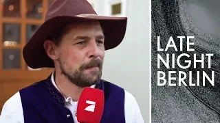 Volkslieder braucht das Land: Klaas mischt Cannstatter Wasen auf | Late Night Berlin | ProSieben