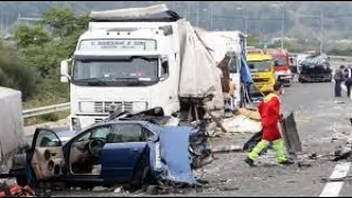 TOTAL IDIOTS AT WORK  Total Idiots in Cars  Bad Day at Work , Idiots at Work Compilation 123