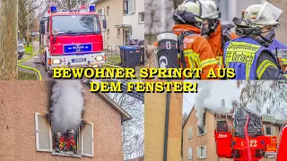 [Dramatischer Brand in Karlsruhe] - Bewohner springt aus dem Fenster - | FEUERWEHR im GROSSEINSATZ