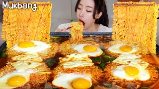 밤12시 배고파서 라면 간단하게 끓여먹었어요🍜 얼큰 칼칼 신라면에 계란+치즈 라면먹방❤️Spicy raymeon mukbang ラーメンモッパンですmì gói  ramen