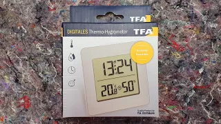 TFA Dostmann Digitales Thermo-Hygrometer mit Alarm, Uhrzeit, Datum, Luftfeuchtemesser u. Thermometer