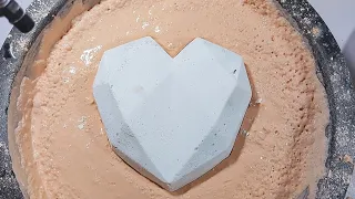 #gymchalkasmr #chalk Gym Chalk asmr water crushing heart shape Dipped into paste and paste play