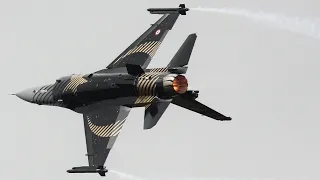 SoloTurk - Ultimate F-16 demonstration