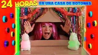 24 HORAS EN UNA CAJA DE CARTON CON BOTONES | AnaNANA TOYS