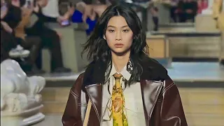 hoyeon jung runway // louis vuitton fall-winter 2022.