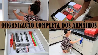 LIMPEZA E ORGANIZAÇÃO DOS ARMÁRIOS DA COZINHA, ESTAVA MUITO SUJO E BAGUNÇADO| LETÍCIA VELOSO