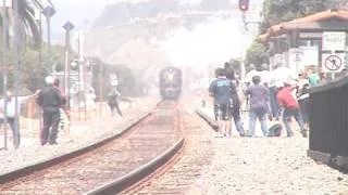 ATSF3751 storms through San Clemente North Beach Station