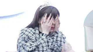 팬의 스케치북 편지에 눈물 보인 박봄 Park Bom Tears, fan Sketchbook Letter : 팬사인회 fansign : 고양 스타필드 190331 : 2NE1