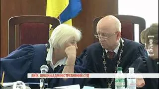Суд позбавив звання героїв України Шухевича й Бандеру