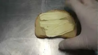 Бутерброд падает маслом вниз (Toast - Butter Side Up or Down?)