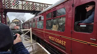 Sir Nigel Gresley departing Ramsbottom station