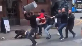 Man United and Leeds fans clash in Manchester City Center 14/08/21 👊🏼