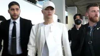 230930 Felix of STRAY KIDS 스트레이 키즈 Arrival in Paris 🇫🇷 CDG Airport ✈️ for Louis Vuitton LV show 2023