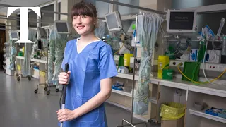 UK’s first deafblind doctor