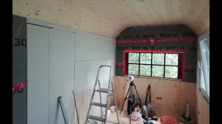 Bauwagen Innenausbau Teil 1, Isolierung und Holzvertäfelung I Tinyhouse