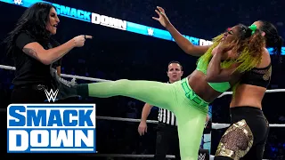 Naomi vs. Sonya Deville & Shayna Baszler – 2-on-1 Handicap Match: SmackDown, Oct. 15, 2021