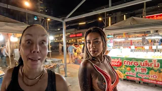I BROUGHT MY MOTHER TO THAILANDS 🇹🇭 MOST CRAZY STREETS