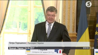 Порошенко обговорив з Макроном ситуацію на Донбасі та в окупованому Криму