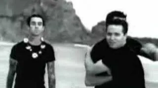 Blink 182 - All The Small Things