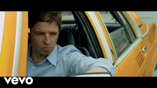 Noel Gallagher's High Flying Birds - Everybody's On The Run