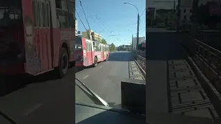 "безопасный" транспорт города Иваново,тролейбус на красный свет