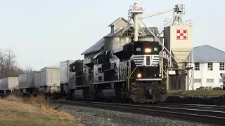 Train Running Backwards? - Long Hood Forward SD70ACe!