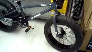 Велосипеды - вездеходы в магазине WALMART. Fat tire bike