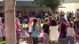 Twin Oaks Elementary (San Marcos, CA) performing "Happy"