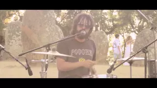 10,000 Russos - UsVsUs (Live at Cromeleque dos Almendres, Portugal)