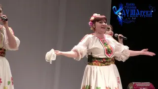 Елена Гуляева и фолк-группа "ДУШАгрея"с песней " Россиюшка" -