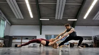 Acro Duo - Duo in Motion - Keeping me Alive (Jonathan Roy Acoustic)