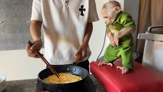 Max obediently waited Dad go market cook rice like 1 a child