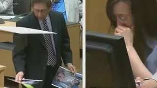 Juan Martinez Describes How Jodi Arias Killed Travis (Part 2/4): Graphic Photos of Back Stab Wounds