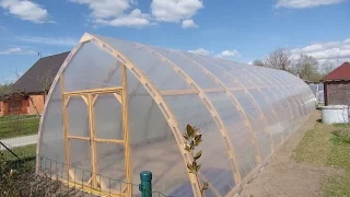 Construction of an arched greenhouse. Overview